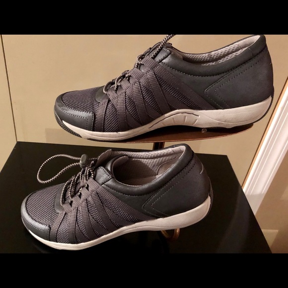 dansko holland sneaker